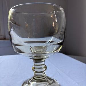 Extra Large Clear Glass 28 oz Goblet 8”